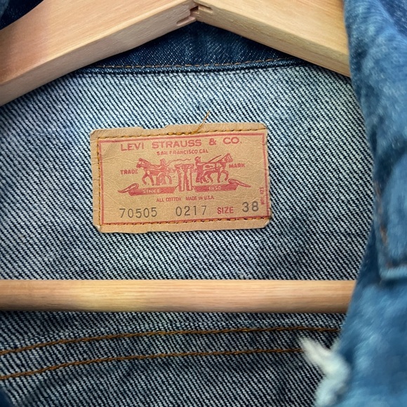 LEVI’S Vintage 1970s Blue Denim Trucker Jacket - Picture 3 of 6